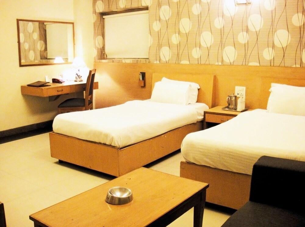 Hotel Pr Residency Αμριτσάρ Εξωτερικό φωτογραφία