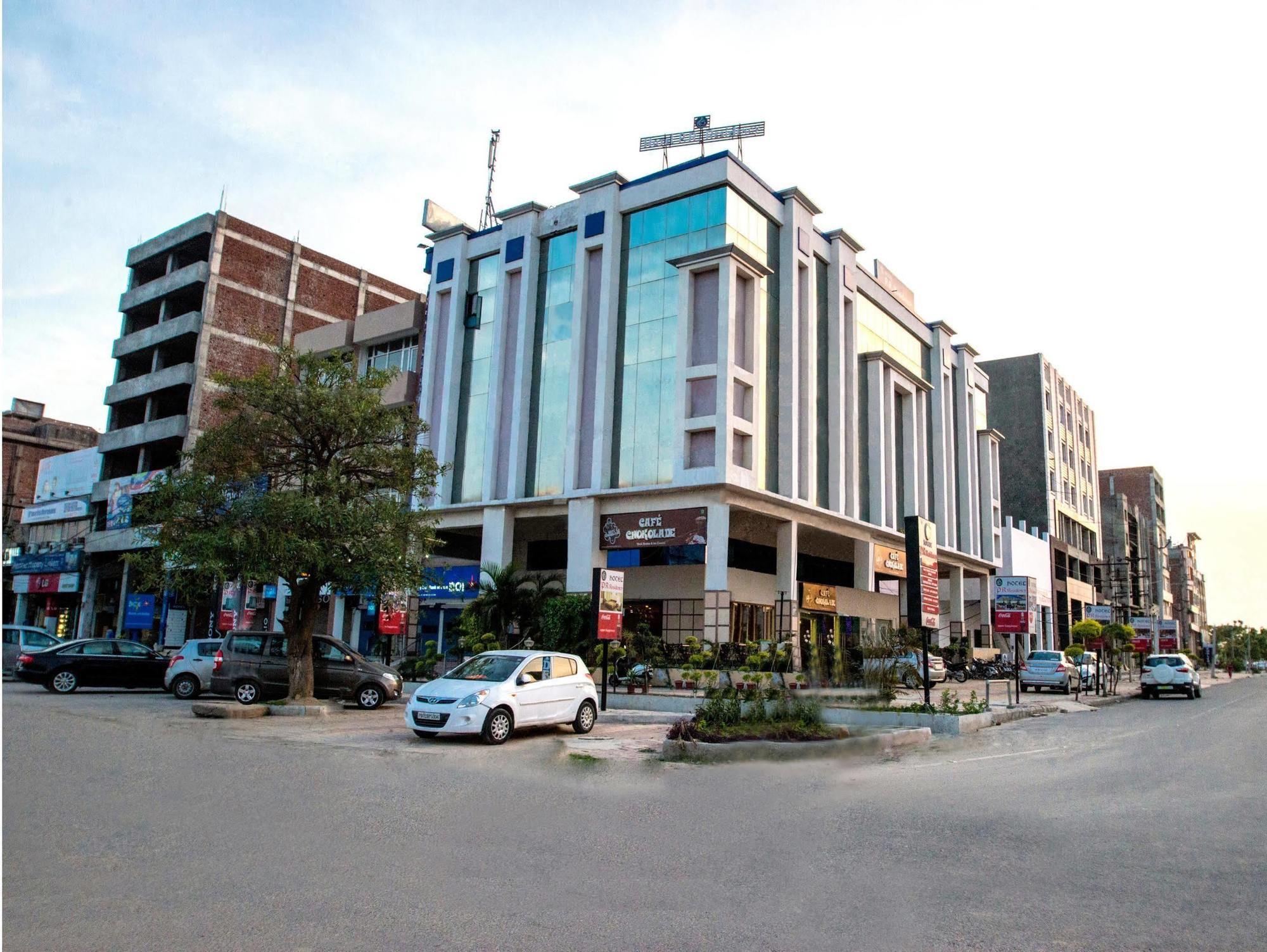 Hotel Pr Residency Αμριτσάρ Εξωτερικό φωτογραφία