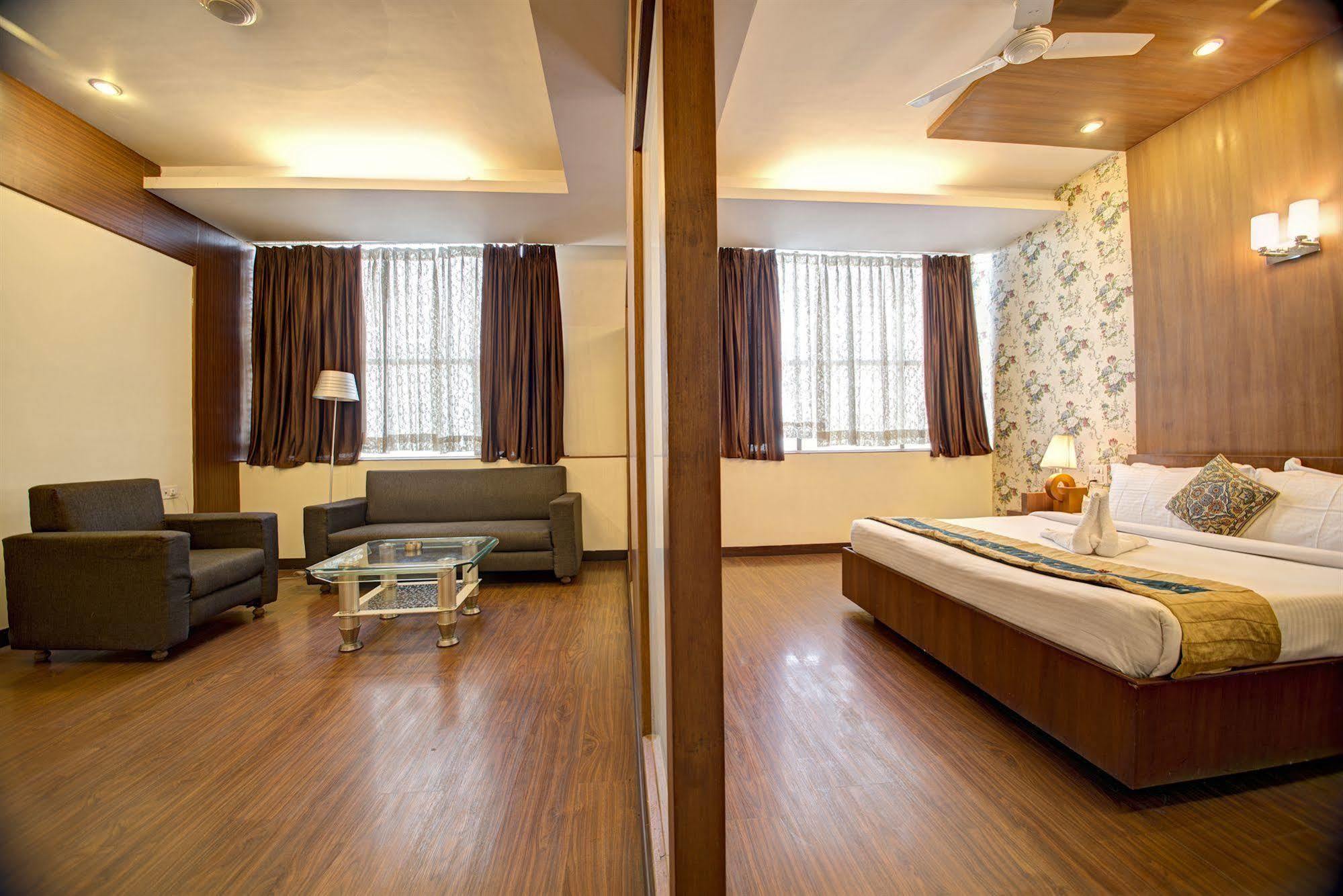 Hotel Pr Residency Αμριτσάρ Εξωτερικό φωτογραφία